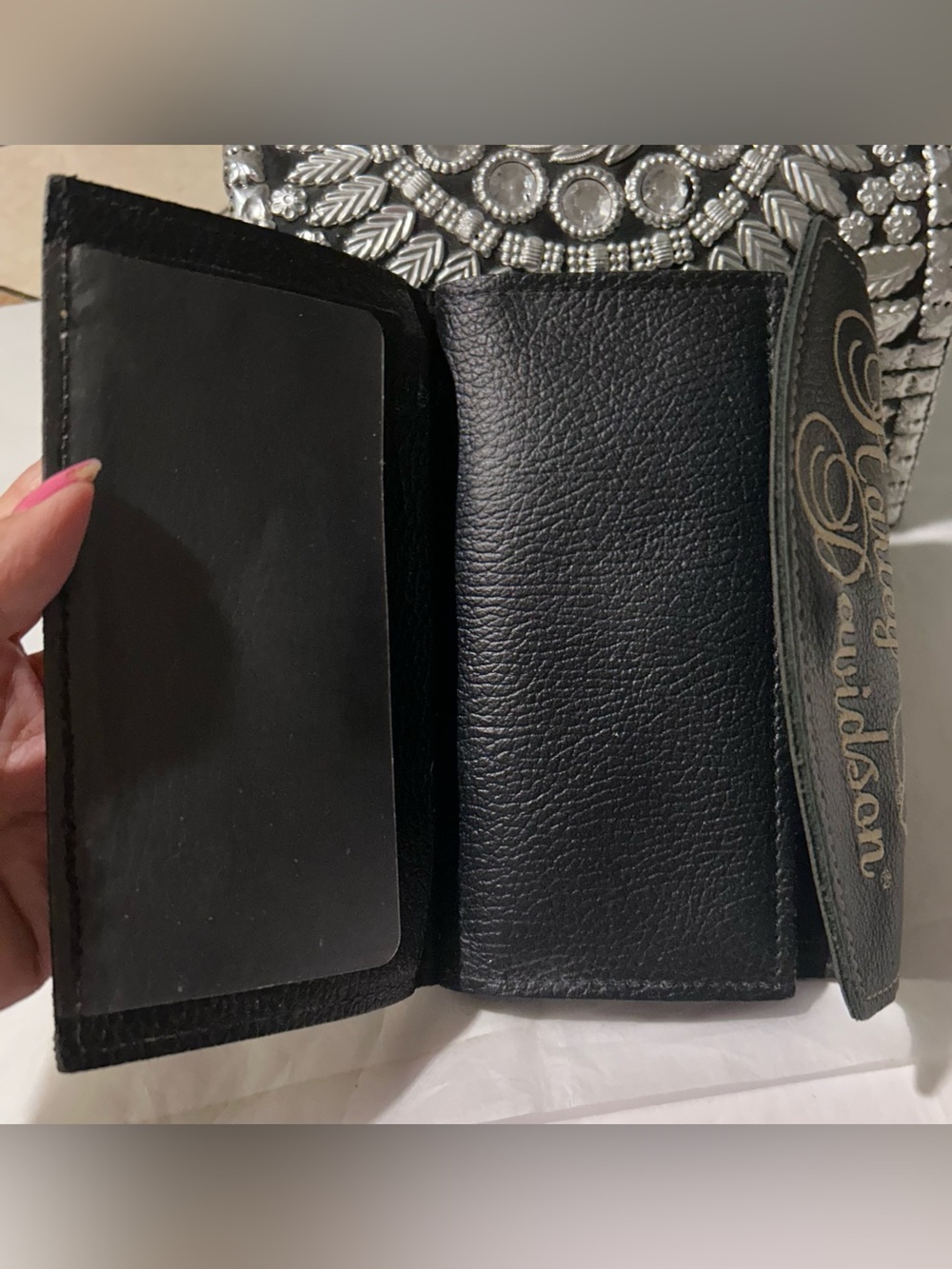 Harley-Davidson Black Leather Wallet with Cream Embroidery - Picture 7 of 11